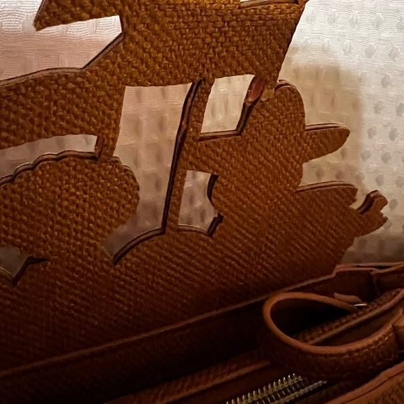 Danielle Nicole “It’s a Small World” Purse/Crossbody - Picture 7 of 7